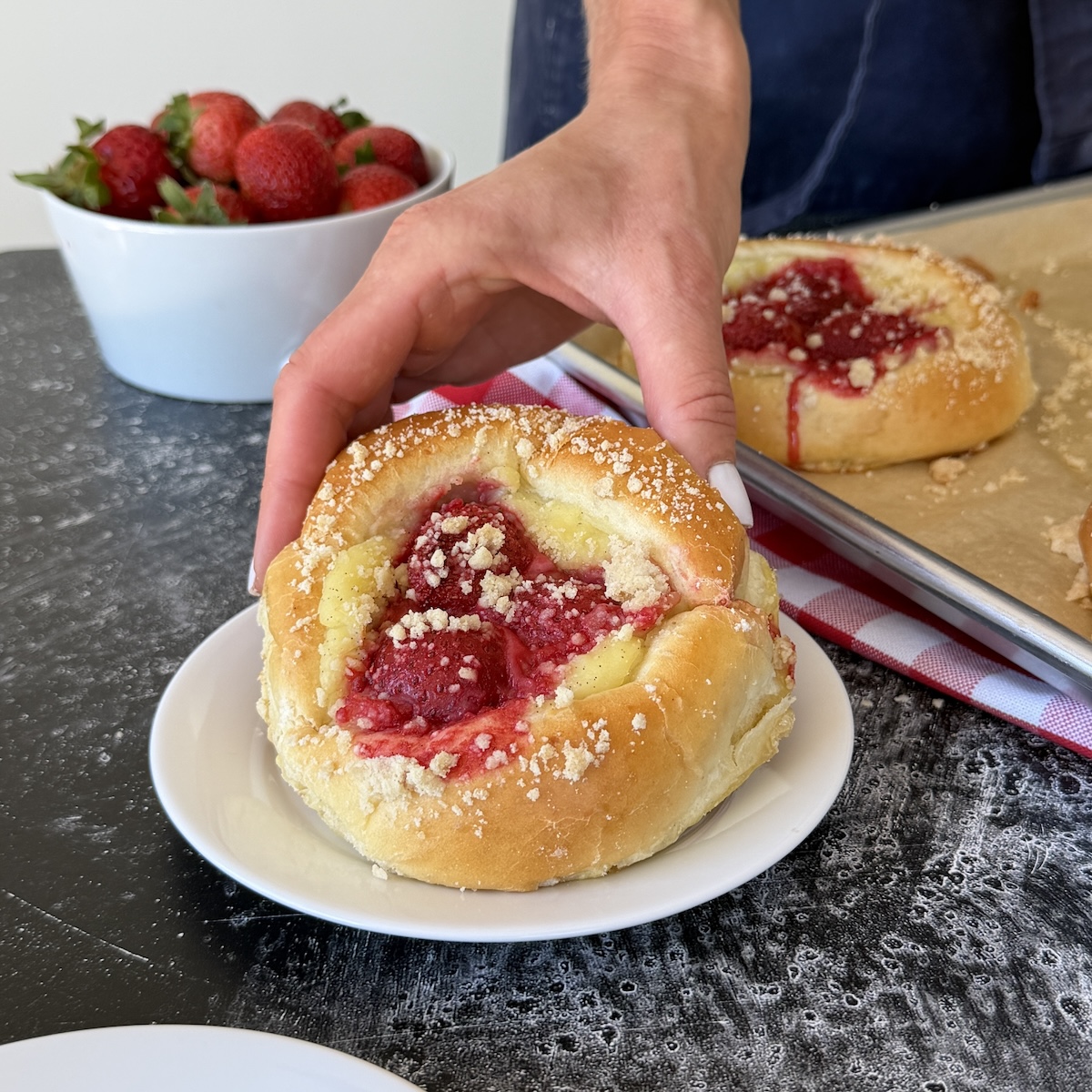 Strawberry Custard Sweet Buns